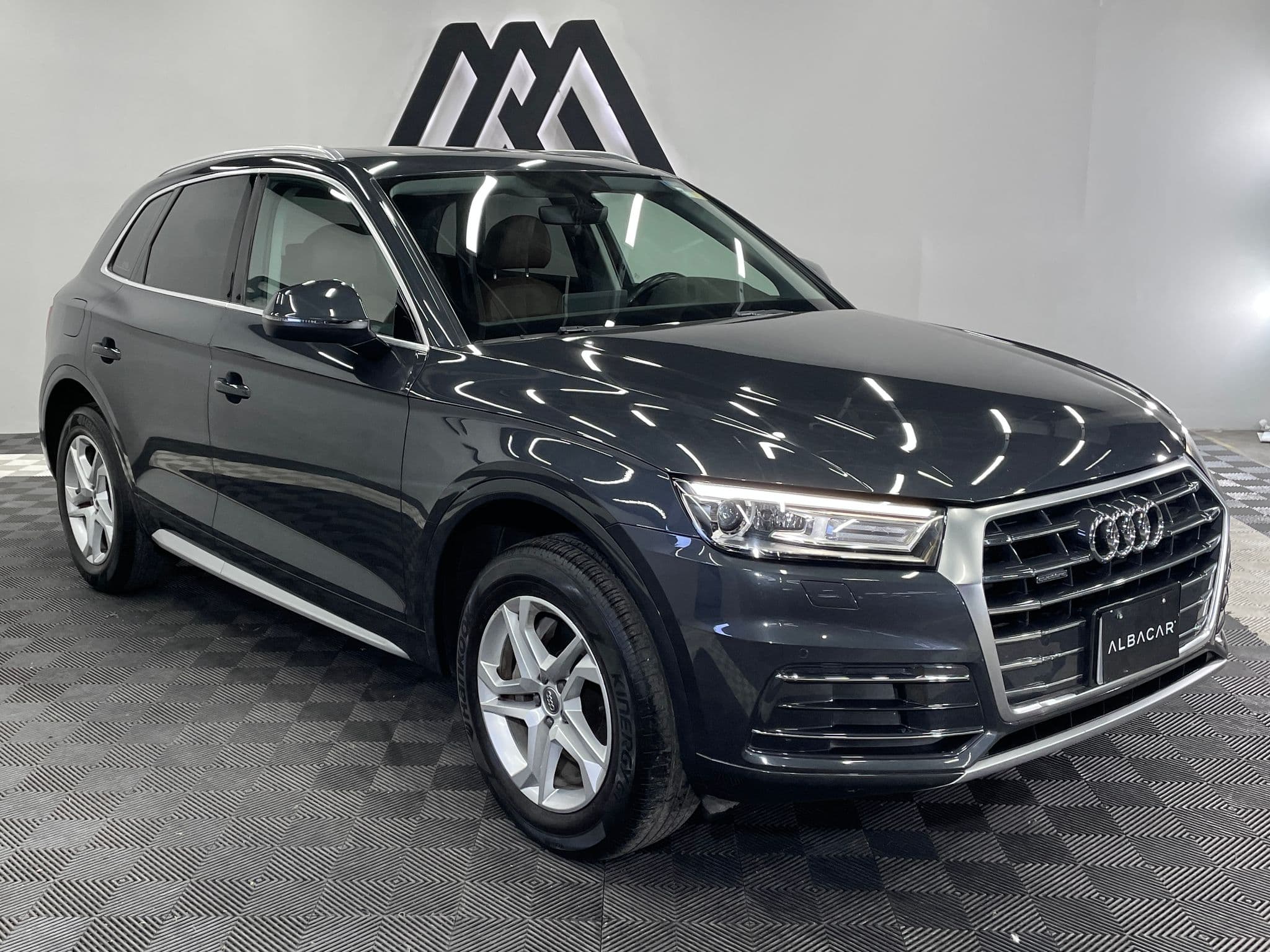 Q5 2.0 L4 Select S-Tronic At 2018